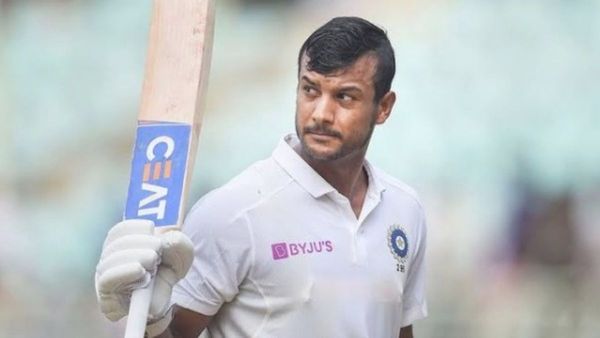 Mayank Agarwal: ବିମାନରେ ଚଢିବା ମାତ୍ରେ ଅସୁସ୍ଥ ଅନୁଭବ କଲେ ମୟଙ୍କ ଅଗ୍ରୱାଲ, ମେଡିକାଲରେ ହେଲେ ଭର୍ତ୍ତି