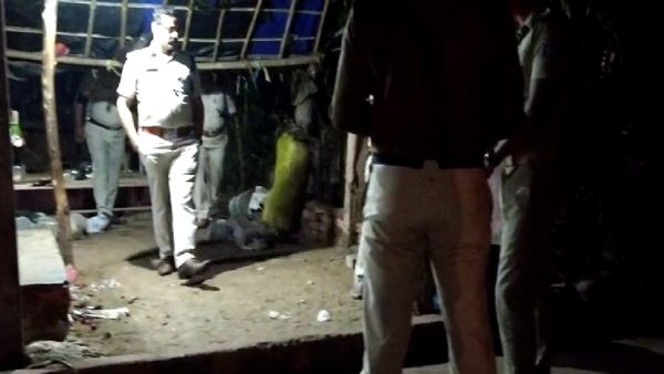 ଜୁଆ ଖେଳ ବନ୍ଦ କଲେ ବୋଲି ମହିଳା IIC ଙ୍କୁ ମାଡ଼