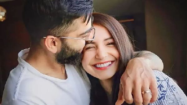 ଦ୍ୱିତୀୟ ସନ୍ତାନଙ୍କୁ ଲଣ୍ତନରେ ଜନ୍ମ ଦେବେ ଅନୁଷ୍କା ଶର୍ମା, ଏହି ଖାସ୍ ବ୍ୟକ୍ତି ଦେଲେ ସୂଚନା