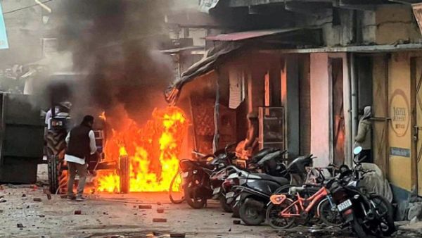 ହଲଦୱାନୀ ହିଂସାକୁ ନେଇ ଡିଏମ୍ କହିଛନ୍ତି, ଏହି ଘଟଣା ସାମ୍ପ୍ରଦାୟିକ ନୁହେଁ, ଦଙ୍ଗାକାରୀଙ୍କ ବିରୋଧରେ ଆରମ୍ଭ ହେବ ଆକ୍ସନ