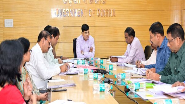 ଗ୍ରାମ୍ୟ ଉନ୍ନୟନ ବିଭାଗର ମାସିକ ସମୀକ୍ଷା ବୈଠକ, ଅନୁଦାନର ସୁବିନିଯୋଗ ଉପରେ ଗୁରୁତ୍ୱ