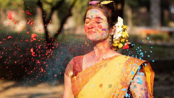 ଆସୁଛି ହୋଲି, ରଙ୍ଗ ଖେଳିବା ପରେ ଏପରି ନିଅନ୍ତୁ ତ୍ୱଚାର ଯତ୍ନ