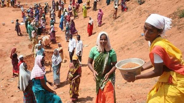 ଲୋକସଭା ନିର୍ବାଚନ ପୂର୍ବରୁ ସରକାରଙ୍କ ଉପହାର: ବଢିଲା ମନରେଗା ଶ୍ରମିକଙ୍କ ମଜୁରୀ