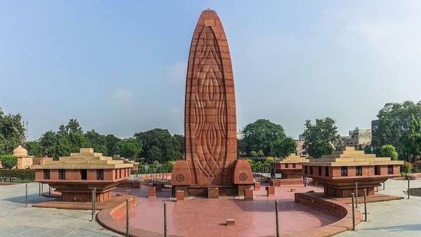 Jallianwala Bagh Massacre: ଜାଲିଆନାୱାଲାବାଗ ହତ୍ୟାକାଣ୍ଡକୁ ୧୦୫ ବର୍ଷ, ନିରୀହଙ୍କ ରକ୍ତରେ ହୋଲି ଖେଳିଥିଲା ଜେନେରାଲ୍ ଡାୟାର୍