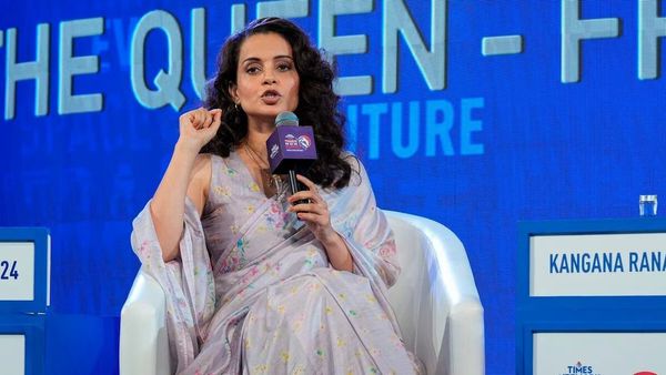 ‘ସୁଭାଷ ଚନ୍ଦ୍ର ବୋଷ'ଙ୍କୁ ପ୍ରଥମ ପ୍ରଧାନମନ୍ତ୍ରୀ କହି ଟ୍ରୋଲ ହେଲେ କଙ୍ଗନା, ବିଆରଏସ ନେତା କହିଲେ କେଉଁଠୁ ସ୍ନାତକ ହାସଲ କରିଛ