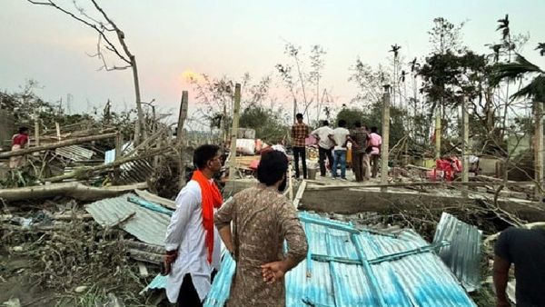 ପଶ୍ଚିମବଙ୍ଗର ଜଲପାଇଗୁରିରେ ଭୟଙ୍କର ଘୂର୍ଣ୍ଣିଝଡ଼: ୫ ମୃତ,୫୦୦ ଆହତ