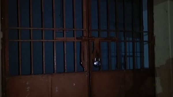 ଦରମା ଟଙ୍କା ହଡ଼ପ କରୁଥିଲେ PEO, କାର୍ଯ୍ୟାଳୟରେ ତାଲା ପକାଇ ରଖିଲେ ୱାର୍ଡମେମ୍ବର