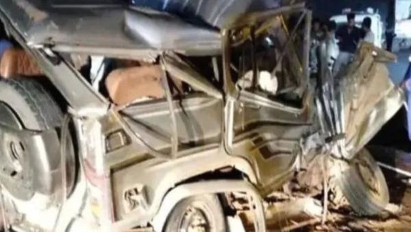 MP Road Accident: ଫାଟିଲା ଗାଡ଼ି ଟାୟାର, ଗଲା ୮ ଜୀବନ