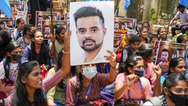 କର୍ଣ୍ଣାଟର ଅଶ୍ଳୀଳ ଭିଡିଓ ମାମଲା: ଜେଡିଏସ୍ ସାଂସଦ ପ୍ରଜ୍ୱଳ ରେଭାନ୍ନାଙ୍କ ନାଁରେ ଦୁଷ୍କର୍ମ ମାମଲା