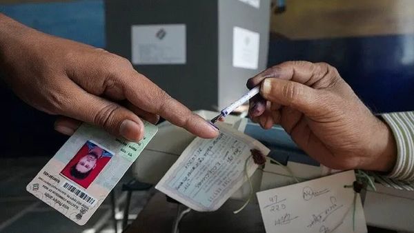 Lok Sabha Election 2024: କେଉଁଠି ମାରପିଟ୍ ତ କେଉଁଠି EVM ଖରାପ, ସମାଜବାଦୀ ପାର୍ଟି ଆଣିଲା ଅଭିଯୋଗ