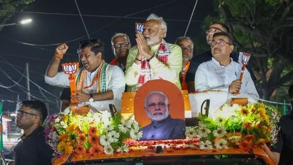 'ସନ୍ଦେଶଖାଲି ମହିଳାମାନଙ୍କର ମୁଁ ପାଦ ସ୍ପର୍ଶ କରୁଛି', TMC'ଉପରେ ବର୍ଷିଲେ ମୋଦୀ