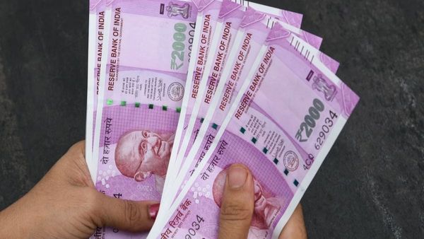 2000 ଟଙ୍କା ନୋଟ୍: ଏବେ ବି ଫେରିନି ସବୁ ଗୋଲାପୀ ନୋଟ୍, ବଜାରରେ ରହିଛି ଏତେ କୋଟି ଟଙ୍କାର ନୋଟ୍