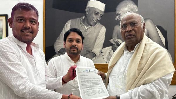 ବଢିଲା କଂଗ୍ରେସର ଲୋକସଭା ଆସନ ସଂଖ୍ୟା ! ଜାଣନ୍ତୁ କେଉଁ ଦଳ ଦେଲା ଯୋଗ