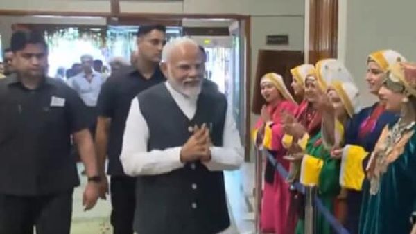 PM Modi Kashmir Visit: ଆତଙ୍କବାଦୀ ଆକ୍ରମଣ ମଧ୍ୟରେ, ଜମ୍ମୁ କଶ୍ମୀରରେ ପହଞ୍ଚିଲେ ପ୍ରଧାନମନ୍ତ୍ରୀ