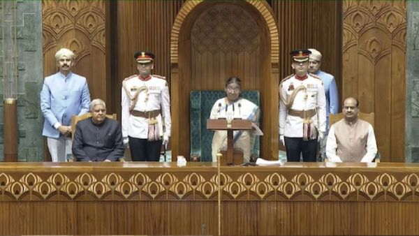 ସଂସଦରେ ରାଷ୍ଟ୍ରପତିଙ୍କ ଅଭିଭାଷଣ: ନିଟ୍ ପରୀକ୍ଷା ପେପର୍ ଲିକ ଯାଞ୍ଚ ପାଇଁ ସରକାର ପ୍ରତିଶୃତିବଦ୍ଧ