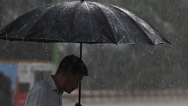 ଘୂର୍ଣ୍ଣିବଳୟ ପ୍ରଭାବରେ ଆସନ୍ତା ୫ ଦିନ ପ୍ରବଳ ବର୍ଷିବ