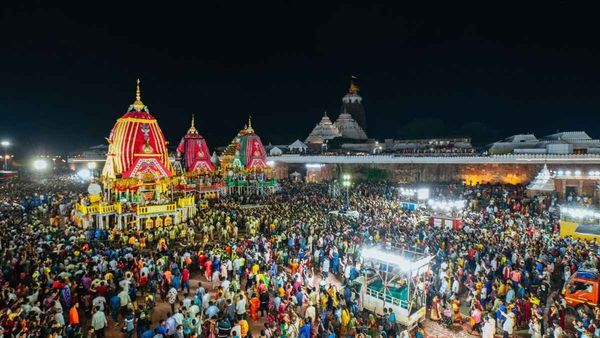 ସିଂହଦ୍ୱାର ଆଗରେ ତିନିରଥ ତାଳଧ୍ୱଜ, ଦର୍ପଦଳନ ଓ ନନ୍ଦିଘୋଷ, କାଲି ଶ୍ରୀଜୀଉଙ୍କ ସୁନାବେଶ