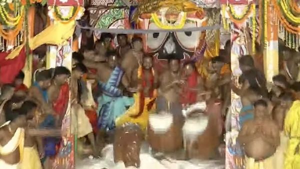 ତିନି ଠାକୁରଙ୍କ ରଥରେ ଅଧରପଣା ସମ୍ପନ୍ନ, ପଣା ପିଇ ତୃପ୍ତ ହେଲେ ଅତୃପ୍ତ