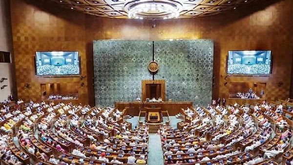 ବଜେଟ୍ ଅଧିବେଶନ ପୂର୍ବରୁ ସର୍ବଦଳୀୟ ବୈଠକ ଡାକିଲେ ସରକାର, ଅଂଶଗ୍ରହଣ କରିବ ନାହିଁ ଟିଏମସି, ଜାଣନ୍ତୁ କାରଣ