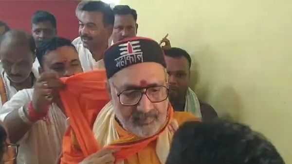 କେନ୍ଦ୍ରମନ୍ତ୍ରୀ ଗିରିରାଜ ସିଂହଙ୍କ ଉପରେ ଆକ୍ରମଣ, ଜାଣନ୍ତୁ କିଏ ଓ କାହିଁକି କଲା?