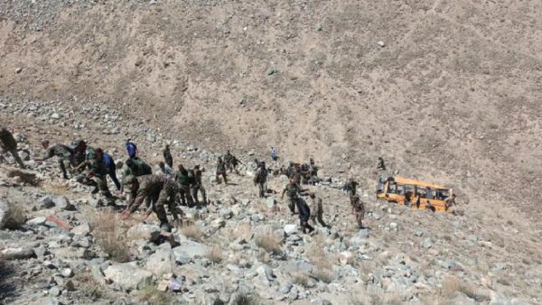 ଘାଇକୁ ଖସିଲା ଯାତ୍ରାବାହୀ ବସ: ୬ ମୃତ, ୨୨ ଆହତ