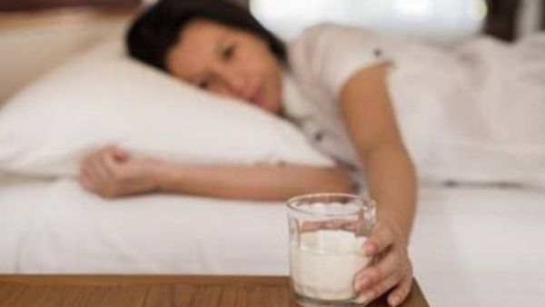 Health Tips: ରାତିରେ କ୍ଷୀର ପିଇଲେ ଶରୀରକୁ ଅଧିକ ଶକ୍ତି ମିଳିଥାଏ କି ?