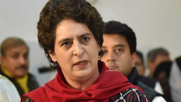 ବାଂଲାଦେଶରେ ହିନ୍ଦୁଙ୍କ ଉପରେ ଆକ୍ରମଣକୁ ନେଇ ପ୍ରିୟଙ୍କା ଦେଲେ ପ୍ରତିକ୍ରୟା, କହିଲେ ଧର୍ମ, ଜାତି ଓ ଭାଷା ଆଧାରରେ.....