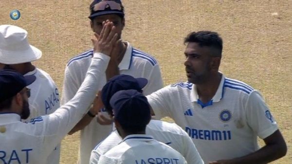 ଭାରତ-ନ୍ୟୁଜିଲ୍ୟାଣ୍ଡ ଦ୍ୱିତୀୟ ଟେଷ୍ଟ: ଟସ୍ ଜିତି ପ୍ରଥମେ ବ୍ୟାଟିଂ କରୁଛି କ୍ୱିୱି ବାହିନୀ, ଅଶ୍ଵିନୀ ଓ ସୁନ୍ଦରଙ୍କ କମାଲ