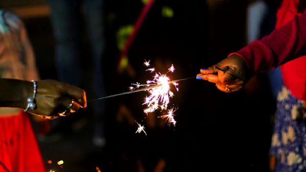 କେବଳ ଭାରତରେ ନୁହେଁ ଏହି ଦେଶରେ ମଧ୍ୟ ବେଶ୍ ଧୂମଧାମରେ ପାଳନ କରାଯାଏ ଦୀପାବଳି
