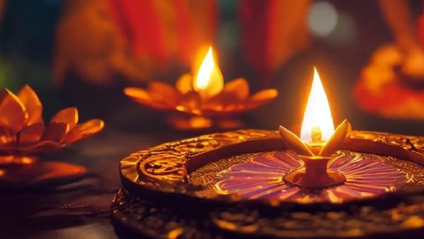 ଏହି ଦେଶର ଦୀପାବଳି ଦିନ କଦଳୀ ପତ୍ର ତିଆରି ଦୀପ ଜଳା ଯିବାର ରହିଛି ପରମ୍ପରା