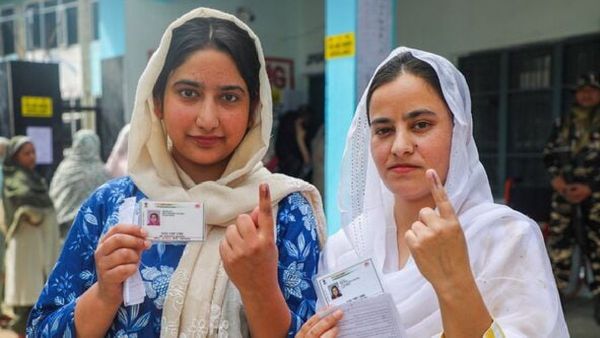 ଜମ୍ମୁ କଶ୍ମୀର ବିଧାନସଭା ନିର୍ବାଚନ: ଦିନ ୧'ଟା ପର୍ଯ୍ୟନ୍ତ ୪୪.୮୦% ମତଦାନ