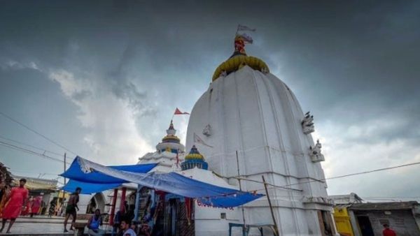 ଧବଳେଶ୍ୱରଙ୍କ ପୀଠ ଲୋକାରଣ୍ୟ: ବଡ଼ଓଷାରେ ବଡସିଂହାର ବେଶରେ ଦର୍ଶନ ଦେଉଛନ୍ତି ବାବା ଧବଳେଶ୍ୱର