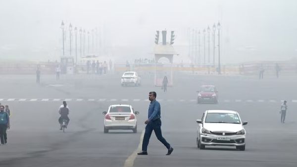 Delhi air pollution: ୫୦୦ ଅଙ୍କ ଛୁଇଁଲା ଏୟାର କ୍ବାଲିଟି ଇଣ୍ଡେକ୍ସ, ଦିଲ୍ଲୀରେ ହେବ କୃତ୍ରିମ ବର୍ଷା!