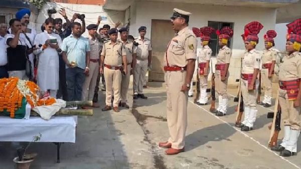 ପଞ୍ଚଭୂତରେ ବିଲୀନ ହେଲେ ଶାରଦା ସିହ୍ନା