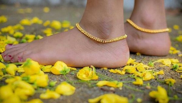 କାହିଁକି ପାଦରେ ପିନ୍ଧାଯାଏ ନାହିଁ ସୁନା, ଜାଣନ୍ତୁ ଏହା ପଛରେ ଥିବା ପୌରାଣିକ ତତ୍ତ୍ଵ