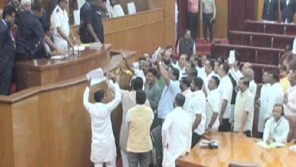 ଆରମ୍ଭରୁ ବିଧାନସଭାରେ ବିରୋଧୀଙ୍କ ହଟ୍ଟଗୋଳ, ୧୨ଟା ୨୫ ମିନିଟ୍ ଯାଏଁ ଗୃହ ମୁଲତବି