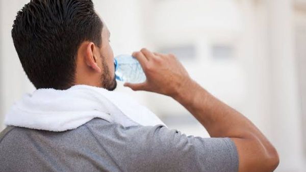 Water in Plastic Bottle: ପ୍ଲାଷ୍ଟିକ୍ ବୋତଲରେ ପାଣି ରଖି ପିଉଛନ୍ତି କି ?