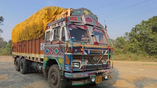 ସମ୍ବଲପୁରରେ ପଶ୍ଚିମବଙ୍ଗ ଧାନ ବୋଝେଇ ଟ୍ରକ