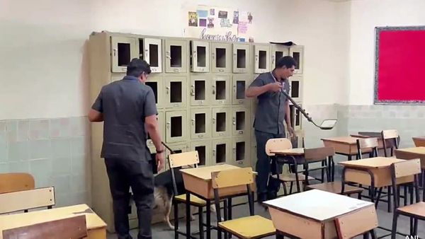 ଦିଲ୍ଲୀ ସ୍କୁଲକୁ ବୋମା ଧମକ ଦେଇଥିଲେ ଛାତ୍ର !