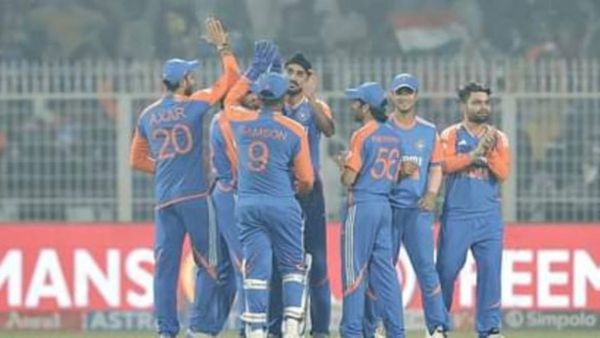 IND vs ENG: ପ୍ରଥମ ଟି-୨୦ ରେ ଭାରତକୁ ୧୩୩ ରନର ଟାର୍ଗେଟ ଦେଲା ଇଂଲଣ୍ଡ