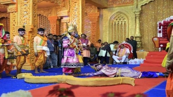 Dhanu Yatra: କଂସ ବଧ ସହ ଶେଷ ହେଲା ବରଗଡ଼ର ବିଶ୍ବପ୍ରସିଦ୍ଧ ଧନୁଯାତ୍ରା