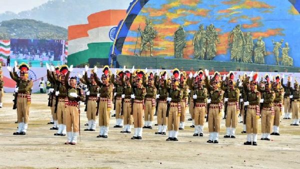 ସାଧାରଣତନ୍ତ୍ର ଦିବସ ପାଇଁ ପ୍ରସ୍ତୁତି ଆରମ୍ଭ: ଗାନ୍ଧୀ ମାର୍ଗରେ ଫୁଲ ଡ୍ରେସ ରିହର୍ସଲ