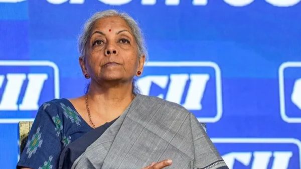 Budget 2025: ଶସ୍ତା ହୋଇପାରେ ସ୍ମାର୍ଟ ଫୋନ୍ ଏବଂ ଇଲେକ୍ଟ୍ରୋନିକ୍ ସାମଗ୍ରୀ