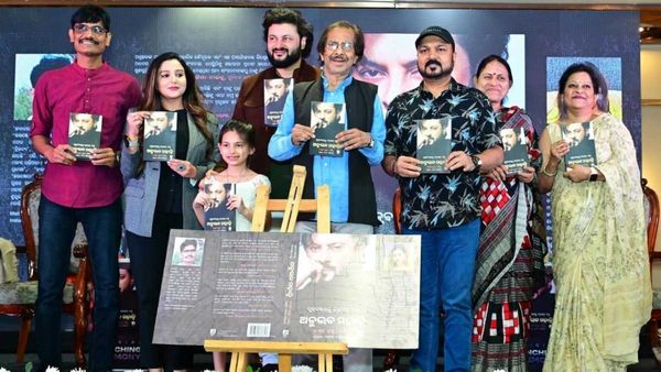 Anubhav Mohanty: ‘ବ୍ଲକବ୍ଲଷ୍ଟର ଟୁ ବାଲେଟ ବକ୍ସ’, ଜାଗୃତି ଲେଖିଲେ ଅନୁଭବଙ୍କ ଜୀବନ କାହାଣୀ