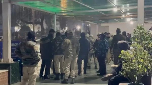 ସିଆର୍‌ପିଏଫ୍‌ ଯବାନଙ୍କ ଆଖିବୁଜା ଗୁଳିମାଡ଼:୨ ମୃତ, ୮ ଯବାନ ଗୁରୁତର