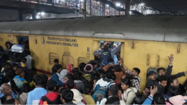 ଦିଲ୍ଲୀ ଦଳାଚକଟା: , ହେଲ୍ପ ଲାଇନ୍ ନମ୍ବର ଜାରି କଲା LNJP ହସ୍ପିଟାଲ