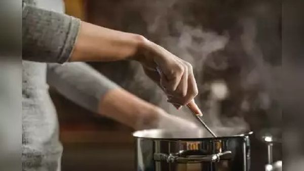 ସାବଧାନ! ବାସି ଖାଦ୍ୟ ଖାଇଲେ ହୋଇପାରେ ଭୟଙ୍କର ରୋଗ