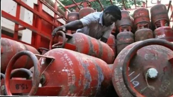 ବଜେଟ୍ ପୂର୍ବରୁ କମିଲା LPG ସିଲିଣ୍ତର ମୂଲ୍ୟ