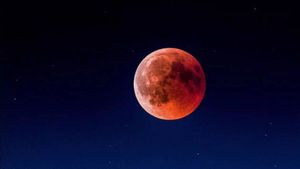 ୧୪ ମାର୍ଚ୍ଚରେ ଲାଗିବା ପାଇଁ ଯାଉଛି ବର୍ଷର ପ୍ରଥମ ଚନ୍ଦ୍ର ଗ୍ରହଣ, ଏହି ରାଶିର ବ୍ୟବସାୟୀ ରହିବେ ଲାଭରେ