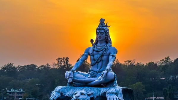 ଜାଣନ୍ତୁ ଭଗବାନ ଶୀବଙ୍କ ପାଖରେ କାହିଁକି ଅର୍ପଣ କରାଯାଏ ନାହିଁ ନଡ଼ିଆ